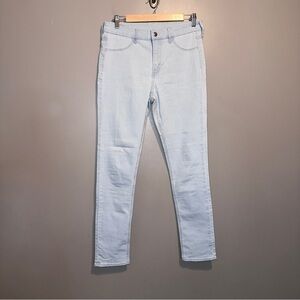 H&M light wash skinny ankle jeans
